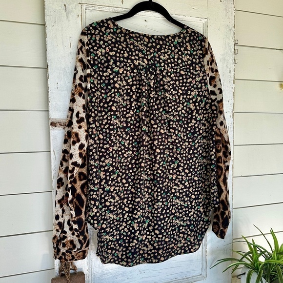 SUGARLIPS, NWOT, MIXED PRINT TOP. ROUND NECK, ANIMAL PRINT LONG SLEEVE. SIZE M - Picture 5 of 9